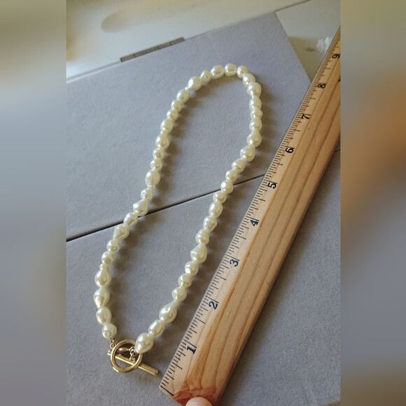 J. Crew freshwater pearl and gold tone lock necklace - Picture 9 of 9